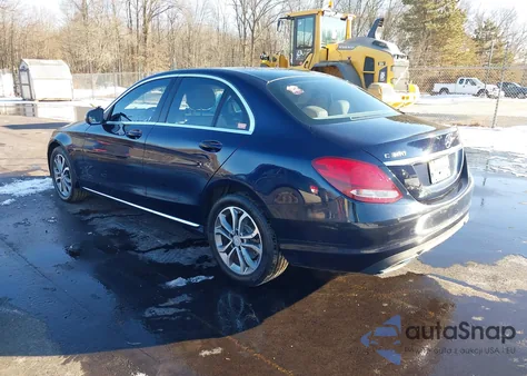 2016 Mercedes-Benz C 300 4Matic из США, поврежденный, VIN WDDWF4KB3GR142465